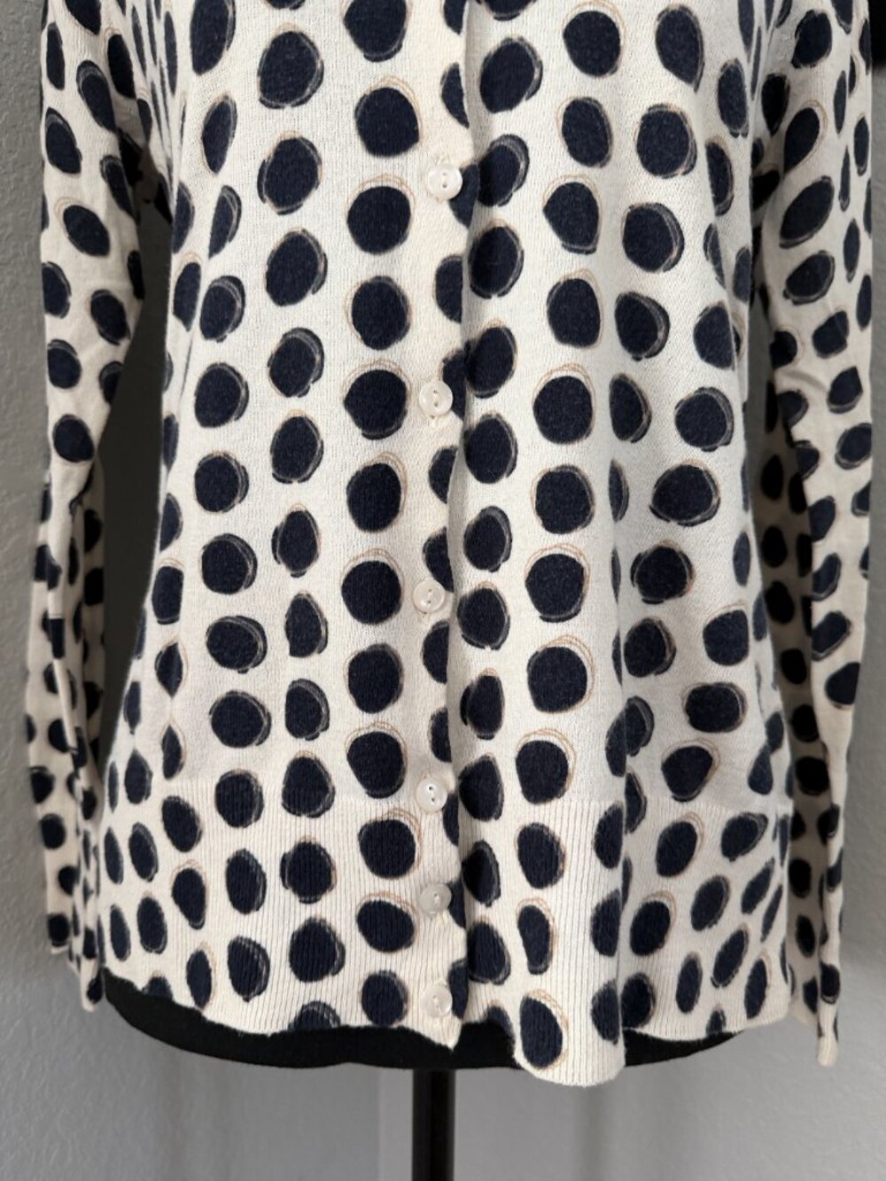 BANANA REPUBLIC Ivory Graphic Dots Button Cardigan Sweater Medium - Picture 10 of 15